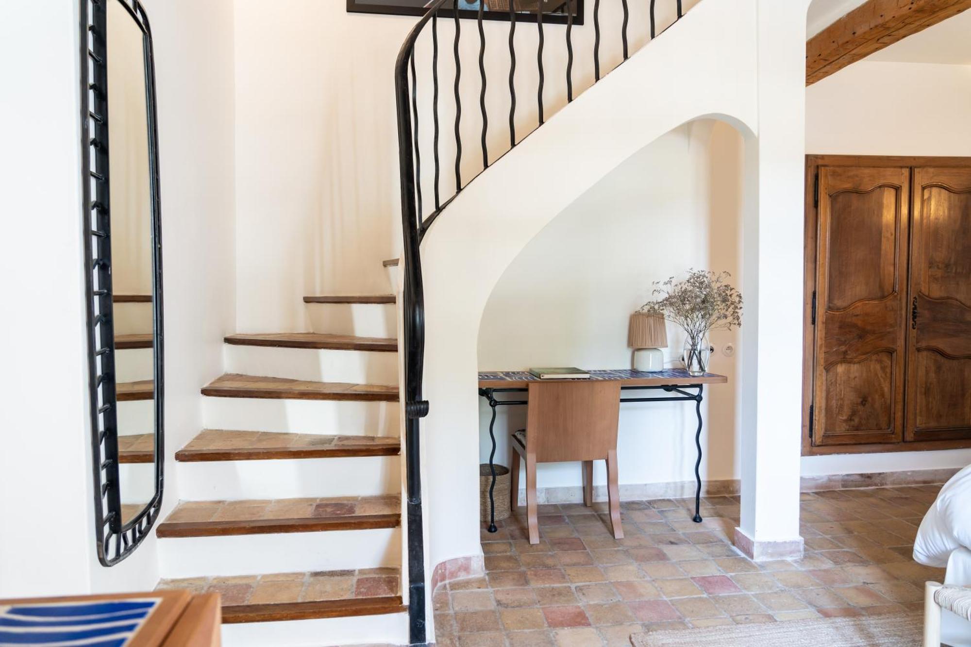 לורג Chateau Les Crostes מראה חיצוני תמונה