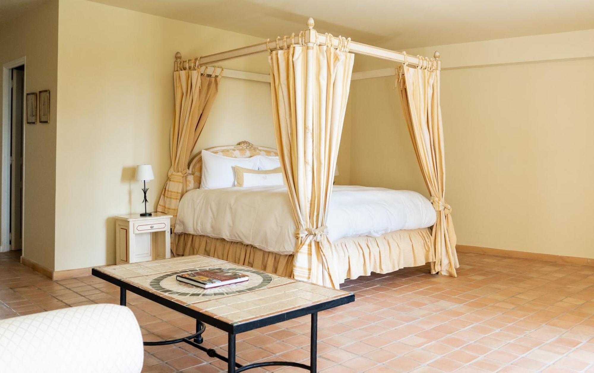 לורג Chateau Les Crostes חדר תמונה